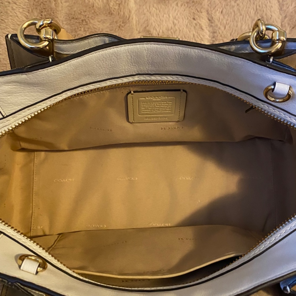 Coach purse - Picture 4 of 7